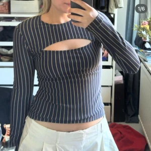 Topp zara - Såå cool tröja från zara, storlek S/M