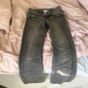 Ett par snygga jeans från Gina använder it dom längre men dom passar bra 