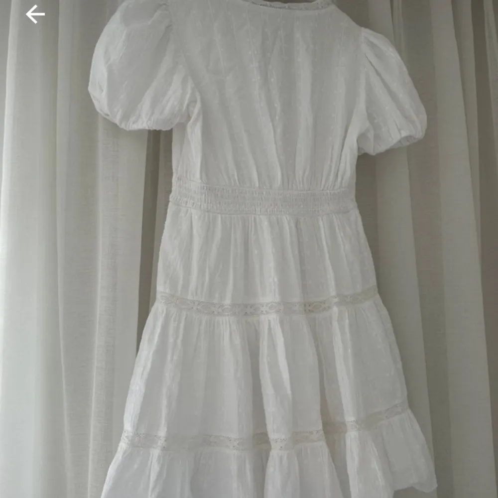 Säljer denna klänning från zara. Klänningar.