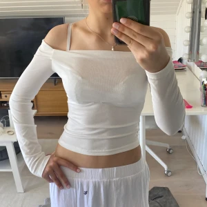off shoulder top - Snygg off shoulder topp!