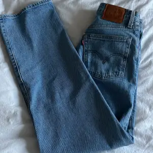 Ribcage jeans storlek 24