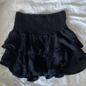 Volang kjol - Bra skick 