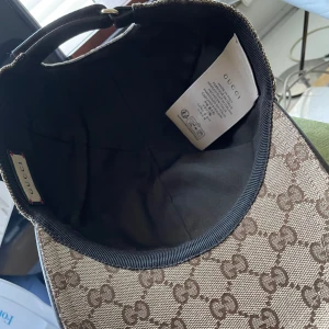 Gucci keps  - Ny skick kvitto å boxen finns 