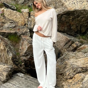 linne byxor - helt oanvända med prislapp kvar, köptes för 399kr