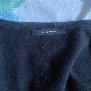 Kofta 💕 - Hej säljer denna koftan för 170 kronor  den är använd några gånger passar jätte bra till tröjor eller linnen. Frakt 30 kronor beroende på vart du bor 💕💕