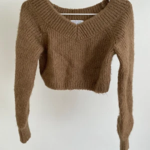 Stickad croped tröja - Alpacka-polyester blandning