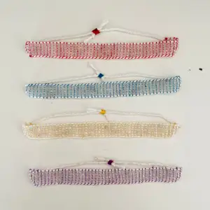 handgjorda armband med glaspärlor och olika färg på tråden🫶 40 kr styck, kontakta mig om du vill köpa❣️ 