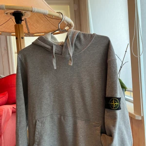 Stone Island Hoddie Medium - Stone Island Hoddie Storlek M Använd men bra skick 8/10