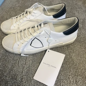 PHILIPPE MODEL - Helt nya Philippe Model  Storlekar som finns 44