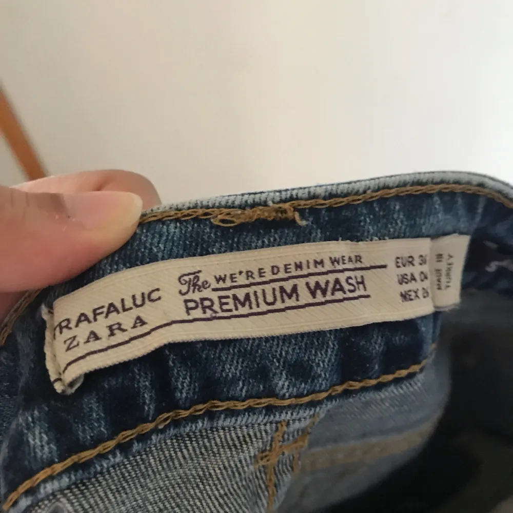 I fint skick, storlek S/36. Inte använd då de är för småa.  Klicka på köp nu.. Jeans & Byxor.