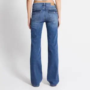 Bootcut jeans från lager 157. Använda fåtal gånger. 300 eller byte mot svarta eller gråa.