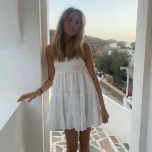 Klänning - Söt klänning från Zara, inga defekter ☺️