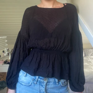 Blus - Skit snygg blus!!