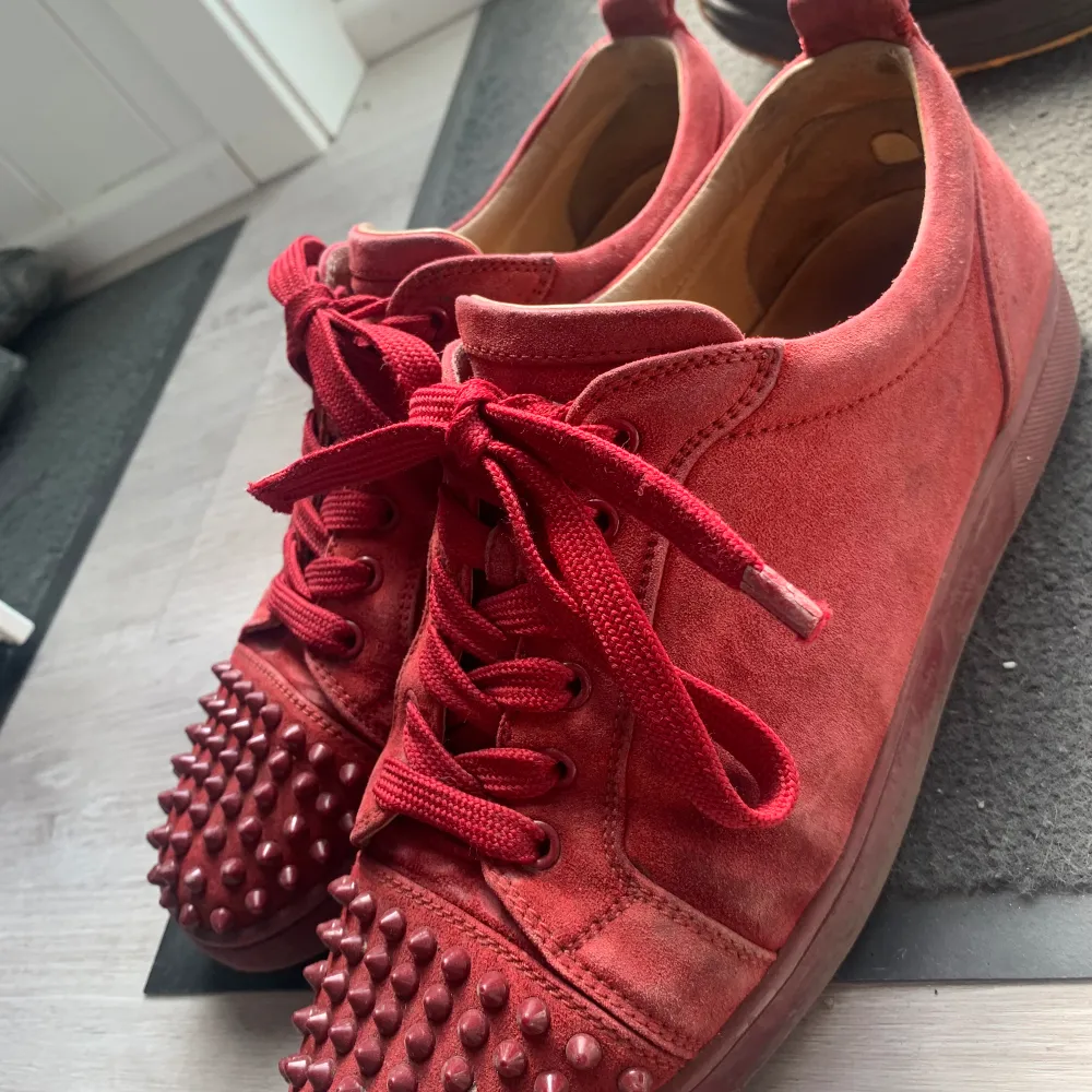 Louboutins  Defekter enl bilderna Storlek 43 Inget OG finns kvar. Skor.