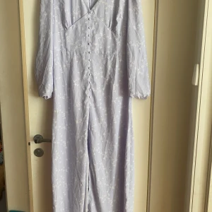 Klänning  - Använd vid 1 tillfälle 