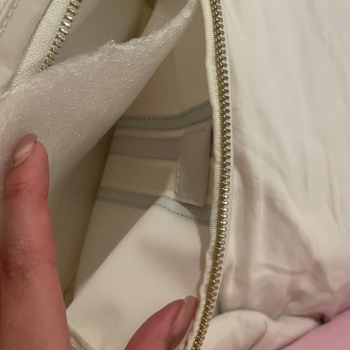 Tommy Hilfiger väska - 90