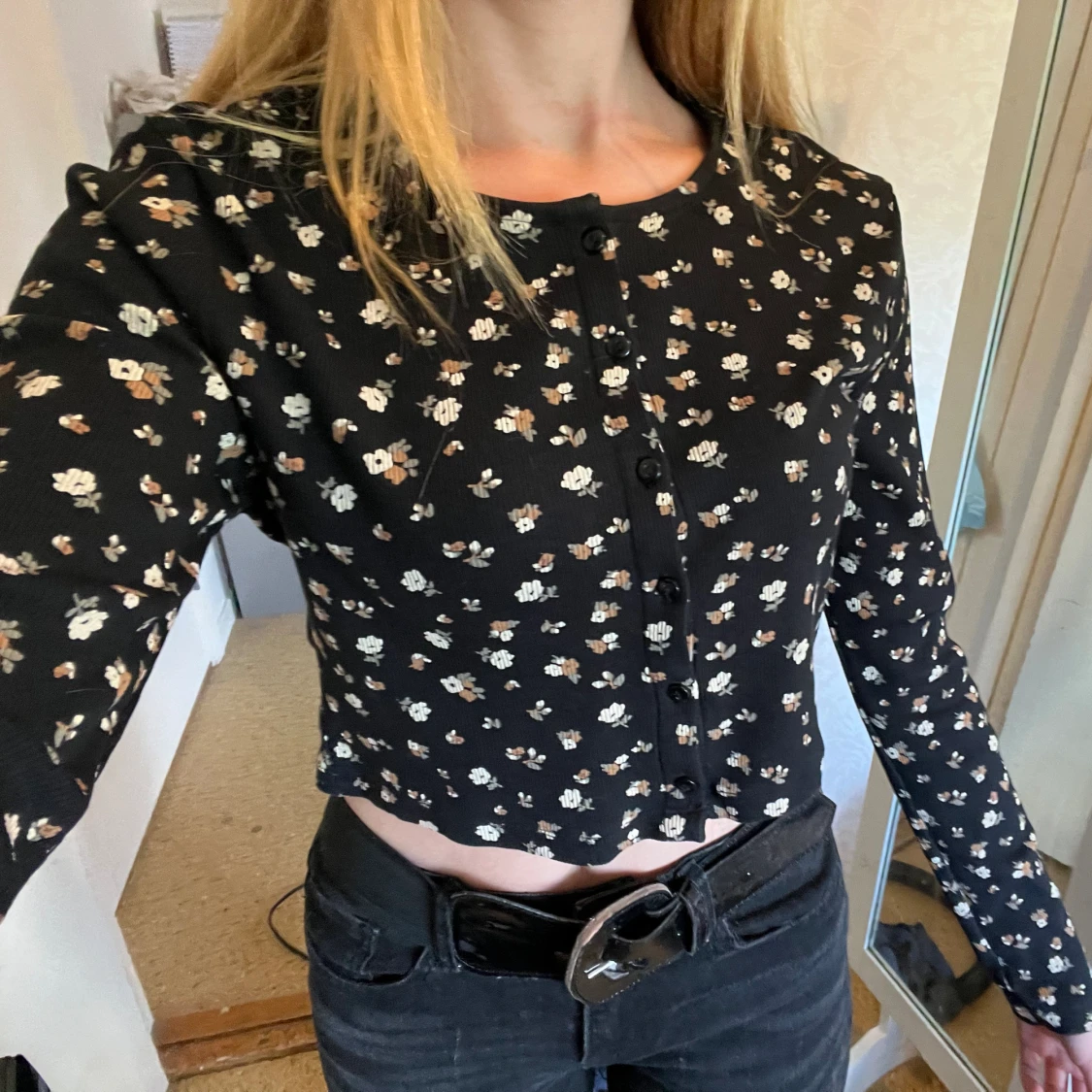 Blommig tröja  - 91