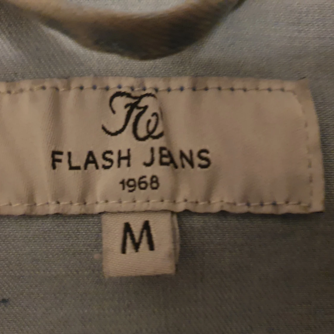 Ljusblå kortare jeansjacka från Flash - 92