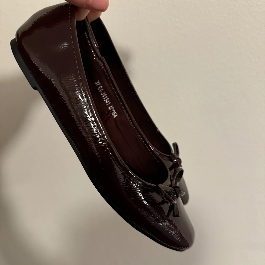 Vinröda ballerinaskor  - 90