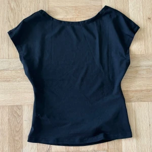 Topp med öppen rygg - Storlek S , jättefint skick 🤍