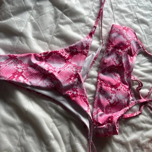 Bikini - Bikini strl s, aldrig använd  Trosorna brasilian 