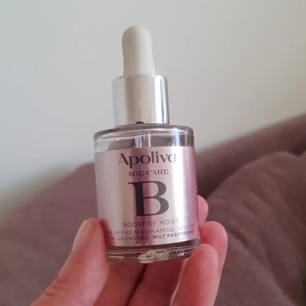 Apolivas B-serum agecare , boost of moist med niacimide, inositol och hyalyronsyra. Endast testad. 30ml 100kr. Övrigt.