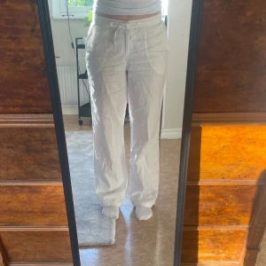Linnebyxor - Mina absoluta favoritbyxor har tyvärr blivit för små så därför säljer jag dem vidare. Den perfekta linnebyxor som inte alls är genomskinliga🤩