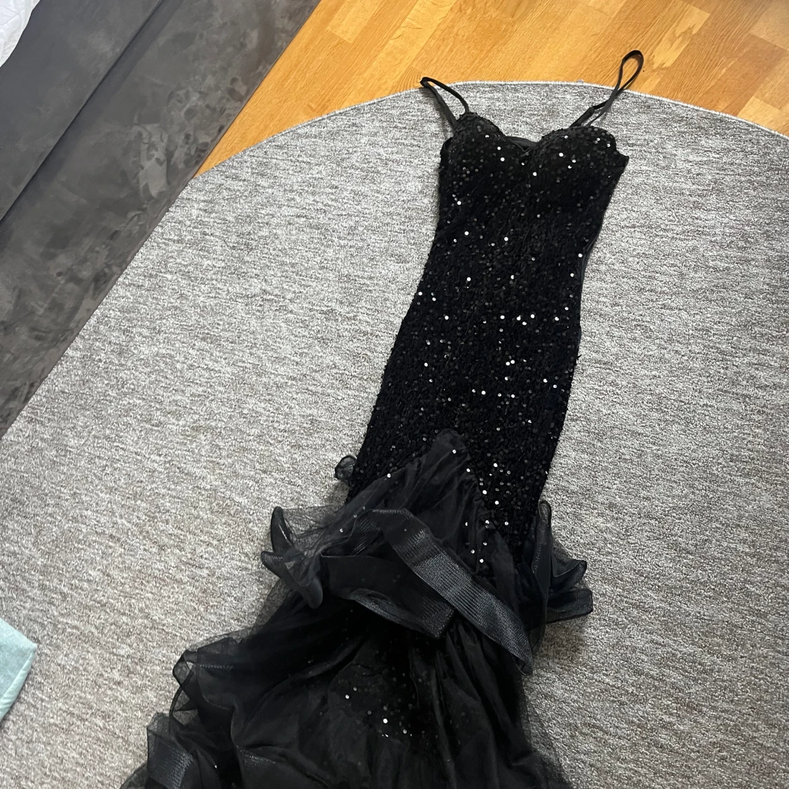 Svart glittrig balklänning ⚡️🖤 - 92