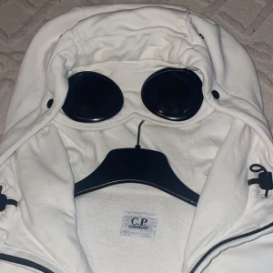 CP Company kofta - CP Company till salu  Använd några på gånger  Köparen står för frakt