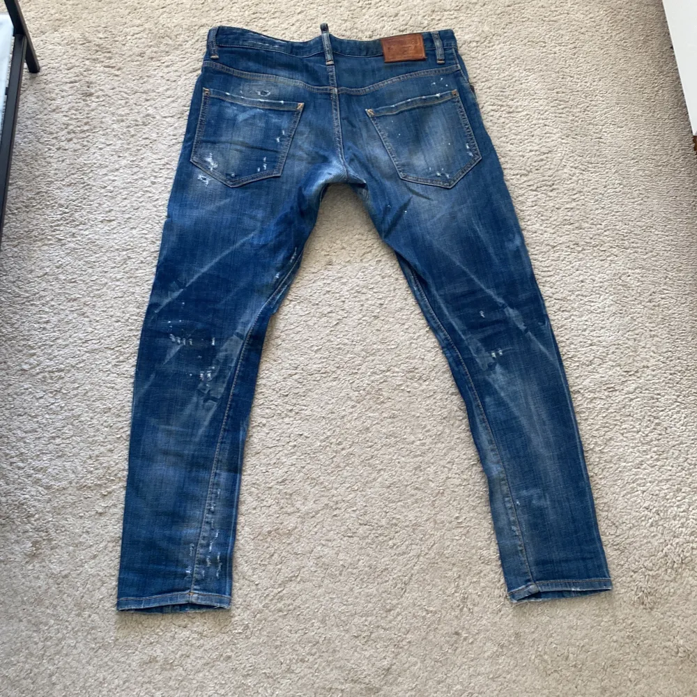 Billiga dsquared2 byxor, i bra kvalitet och bara använda en gång. Jeans & Byxor.