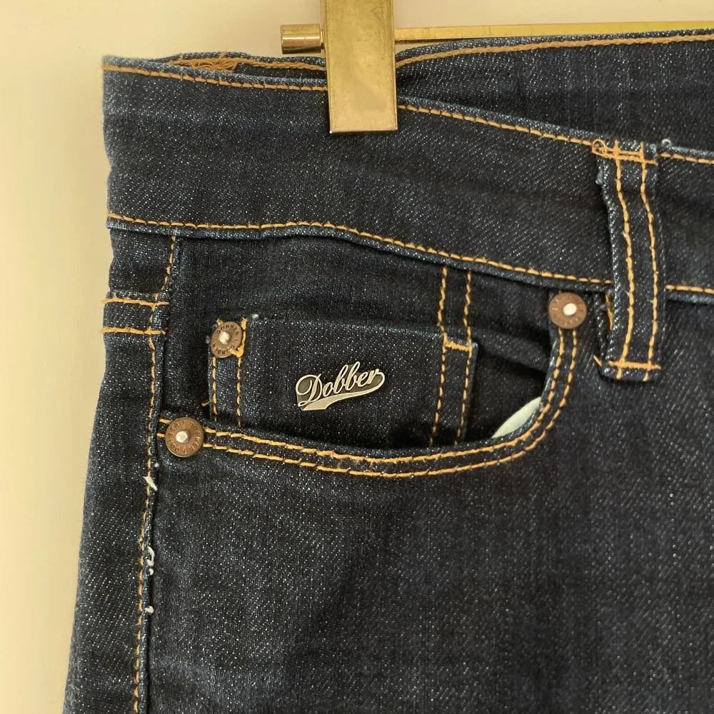 Märkes byxor, helt nya oanvända.  Önskar jag kunde ha dessa men de är för små. Passa på. . Jeans & Byxor.