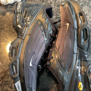 Nike tn - Inte mycket använda. Köptes på footlocker för runt 2500. Kvitto finns till. Pris kan diskuteras. Hör av dig för mer bilder