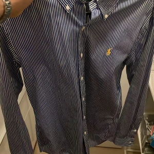 Ralph lauren skjorta - Helt ny Ralph lauren skjorta. Pris: 150kr