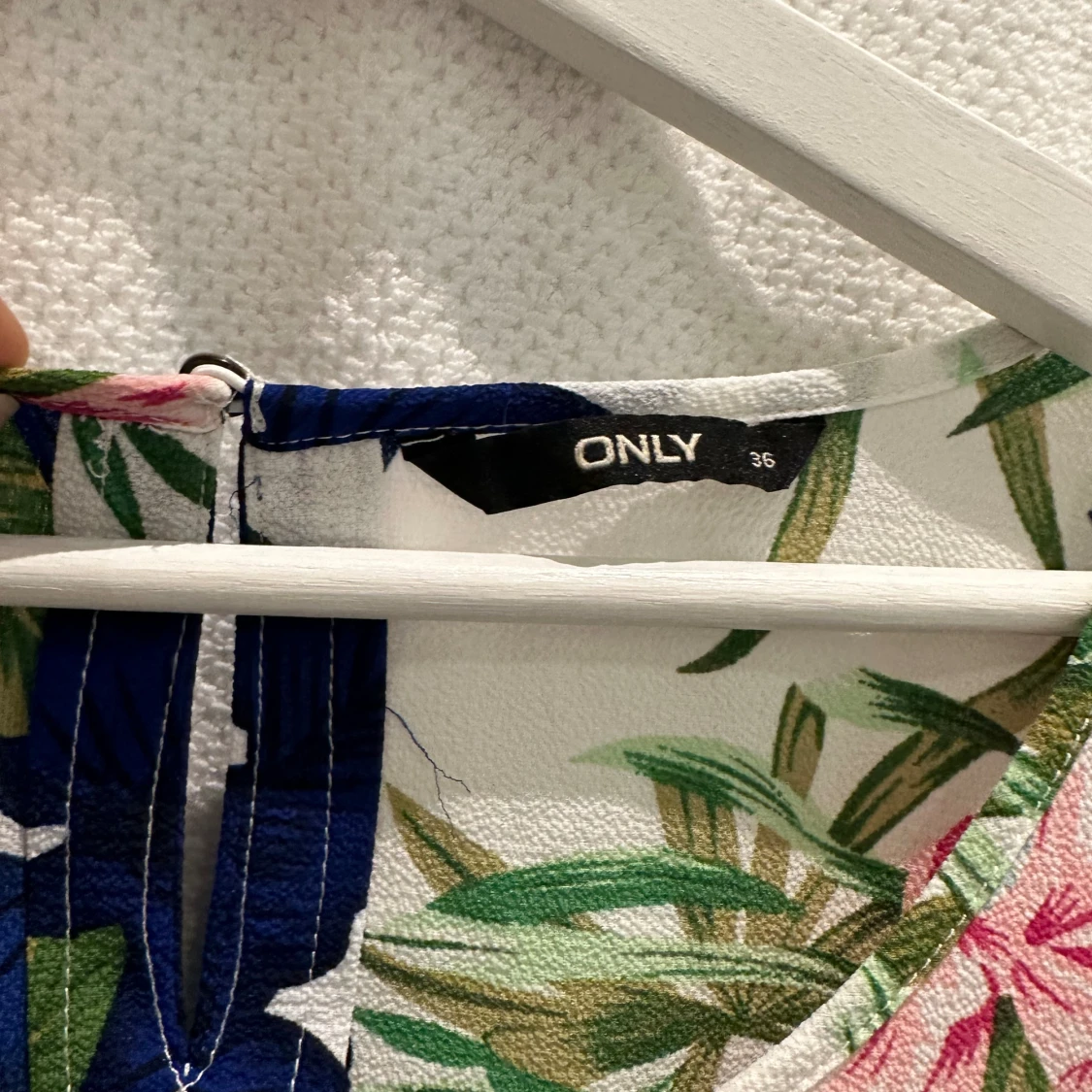 Somrigt blommigt linne - 90