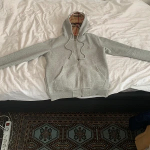 Burberry Kofta - Fick den på min födelsedag, men har knappt använt den då den är för stor för mig.