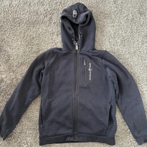 Sail Racing munkjacka!! - Ganska använd, men är i fint skick. Nypris 999kr. Storlek 150cm. 