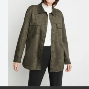 Overshirt mörkgrön Gerry Weber - Oanvänd endast provad! Nypris ca 1000:- mocka-imitation 