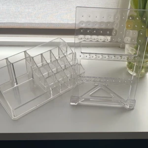 Hängare till smycken och smink förvarar  - Hjälper till i förvaringen 