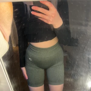 Tränings shorts - Säljer mina helt nya träningsshorts från Gymshark. Säljer för 200kr! Nypris 499kr