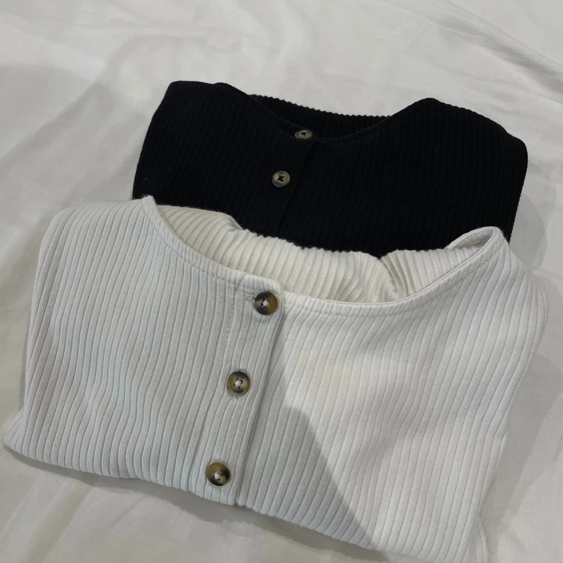 Två tröjor fån mango (s)