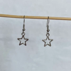 "Star" örhängen - Fina och trendiga silver örhängen som passar till allt!!⭐️💓