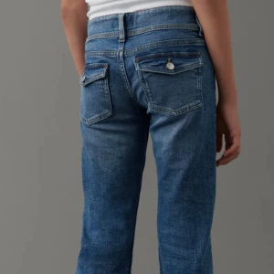 Blåa jenas - Snygga jenas från Gina Tricot Young. Kommer inte till användning längre. Köptes för 349kr.😇