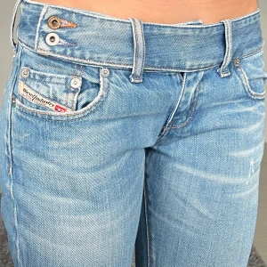 Diesel jeans - midjemått: 38cm rakt över, innerbenslängd: 76cm 💗 