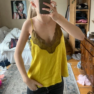 Spets topp - Topp med spets! 💛🤎S