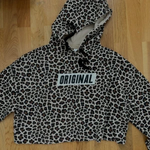 Original tröja M - Köpte den förra året, haft på mig den 2/3 gånger. 