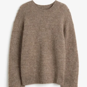 Stickad tröja  - Säljer denna super snygga stickade tröjan i från hm