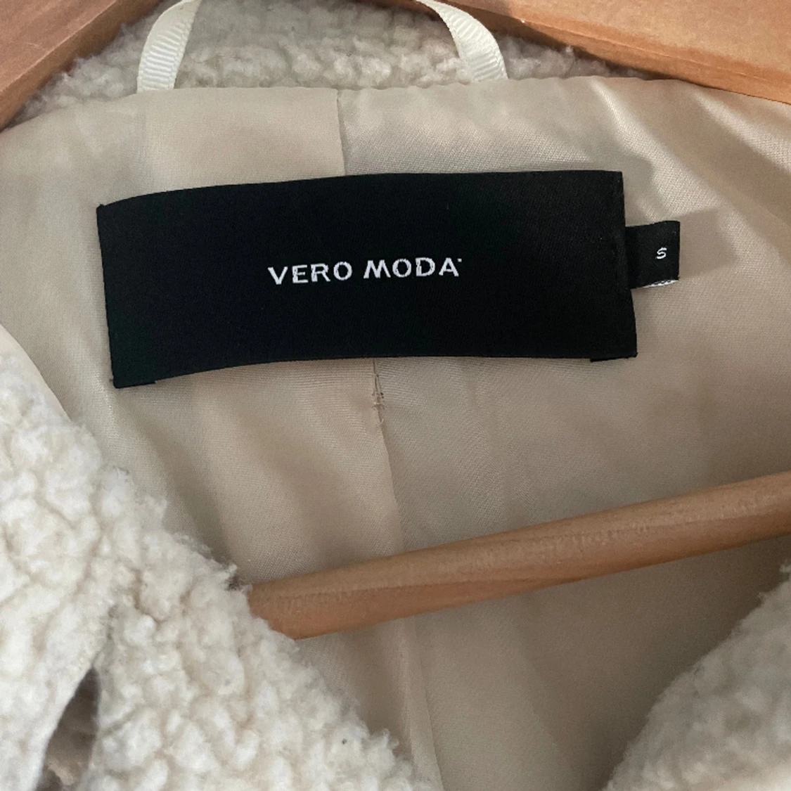 Vero Moda Teddy jacka midi 
