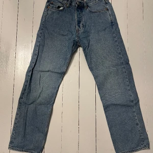 Weekday jeans - Weekday space jeans i ljusblå!