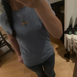 Fin topp  - Säljer denna jätte fina toppen från Stockh LM. Tryck på köp nu om du vill köpa eller om du har några frågor kontakta gärna 💗