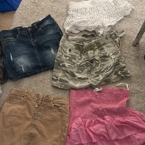 Shorts/kjol mix allt för  - Allt är mellan xs-s Alla för 40kr Köper du fler saker från min sida kan du få paket pris på allt